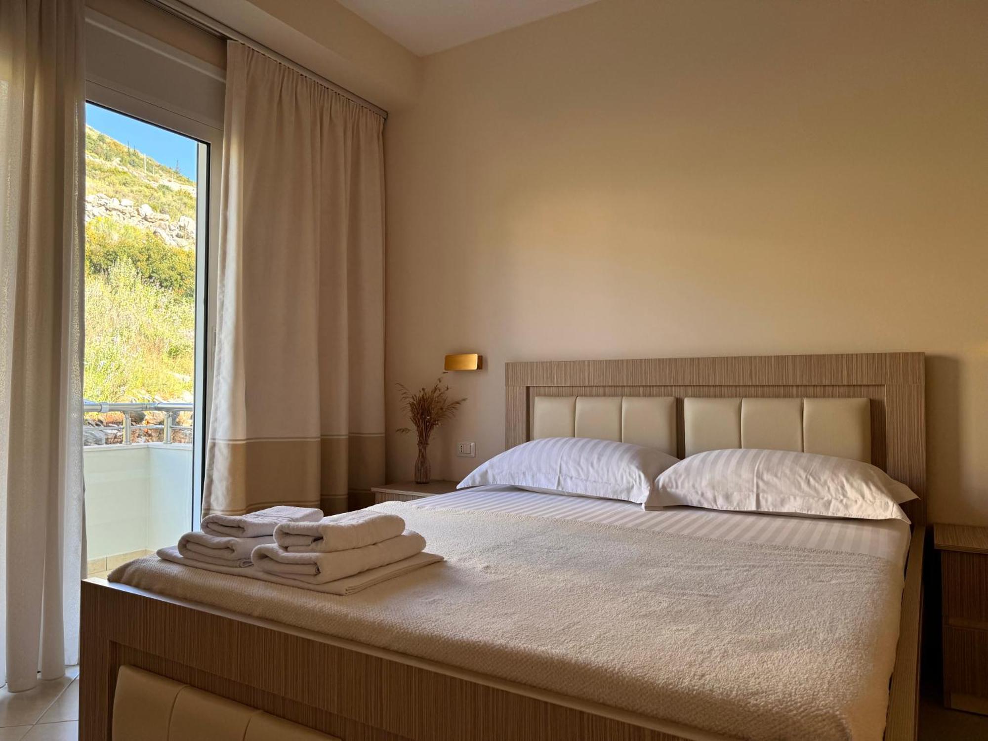 Vila Majola Sarandë Habitación foto