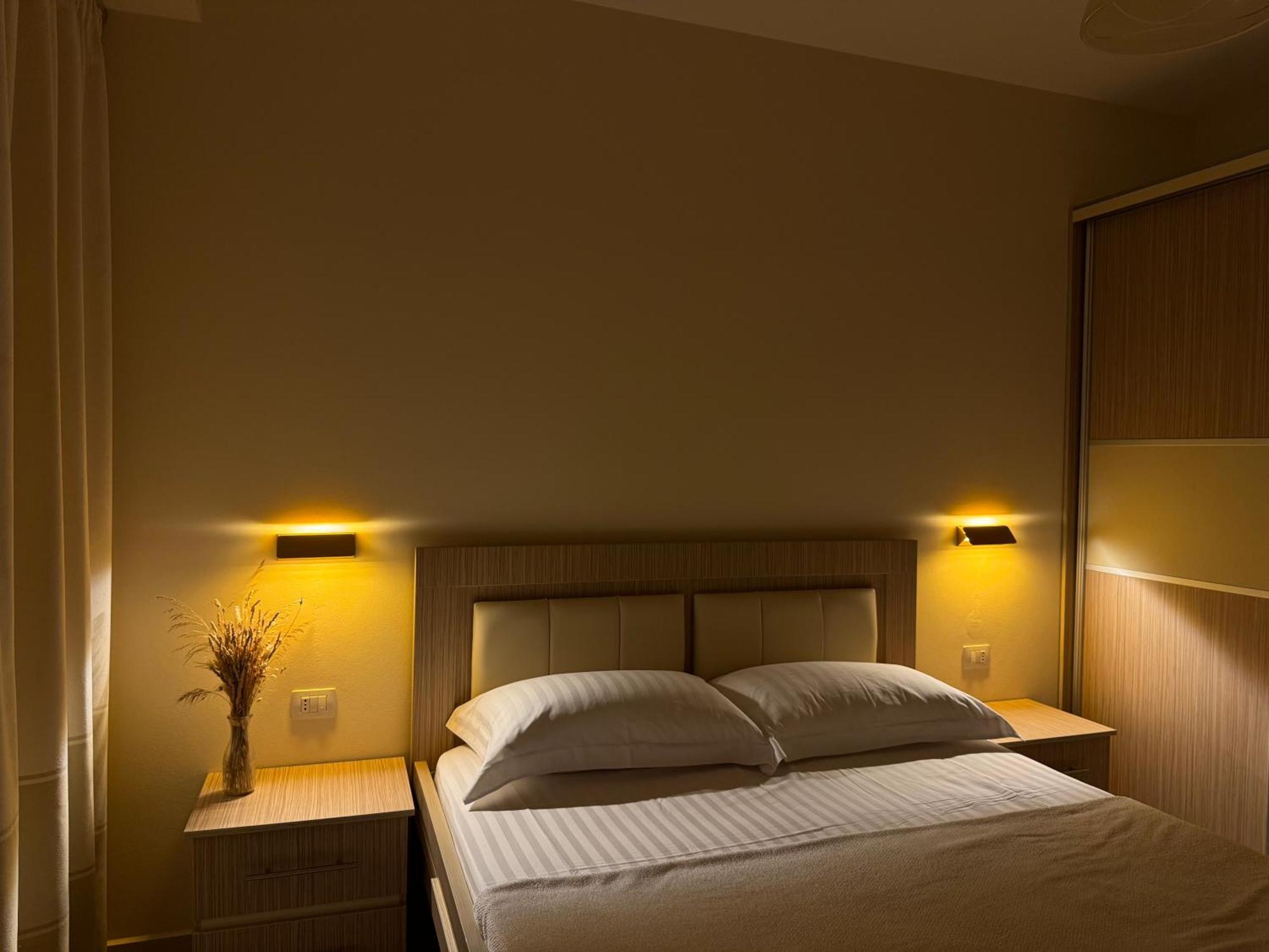 Vila Majola Sarandë Habitación foto